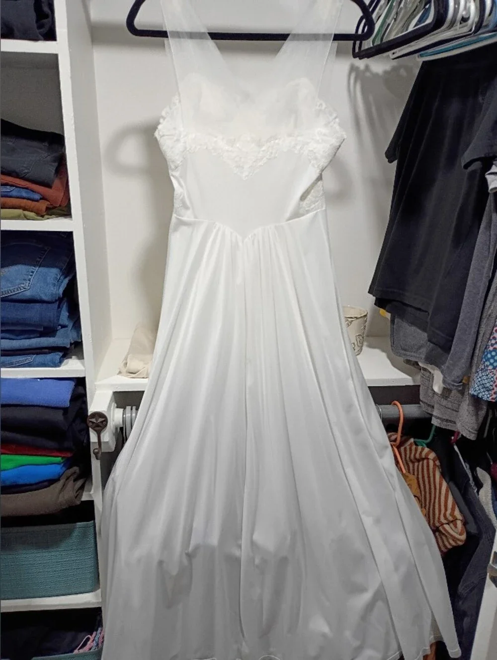 Vintage White Lace Nightgown - Picture 4 of 9